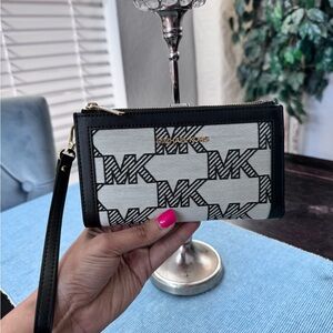 Michael Kors Jet Set Travel Large Double Zip Wristlet Wallet